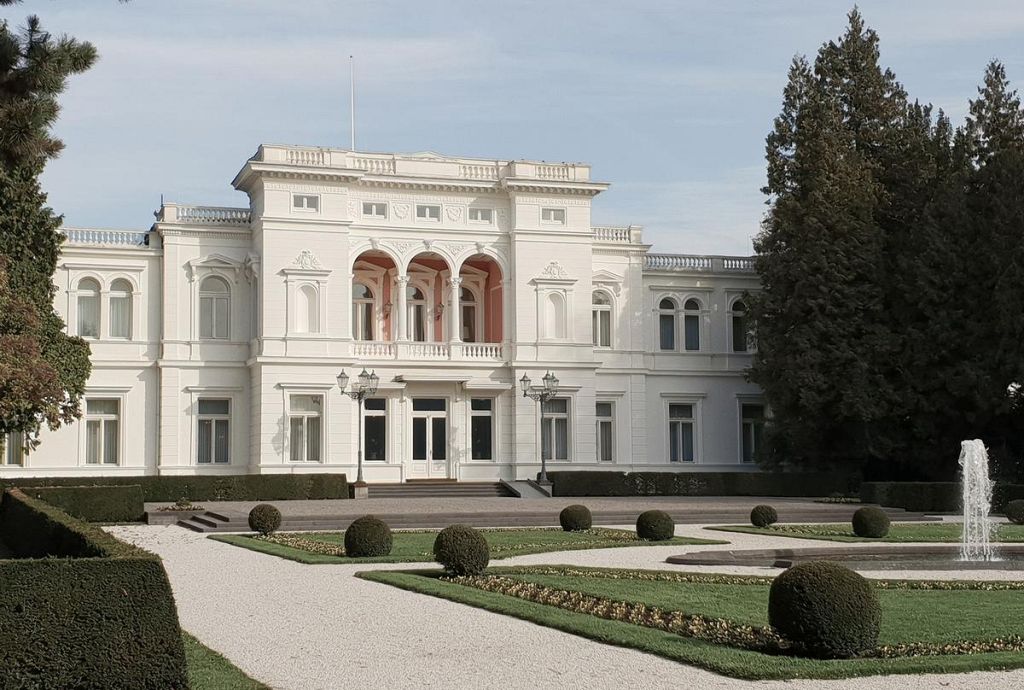 Historic Villa Retrofitted with Safety Glass